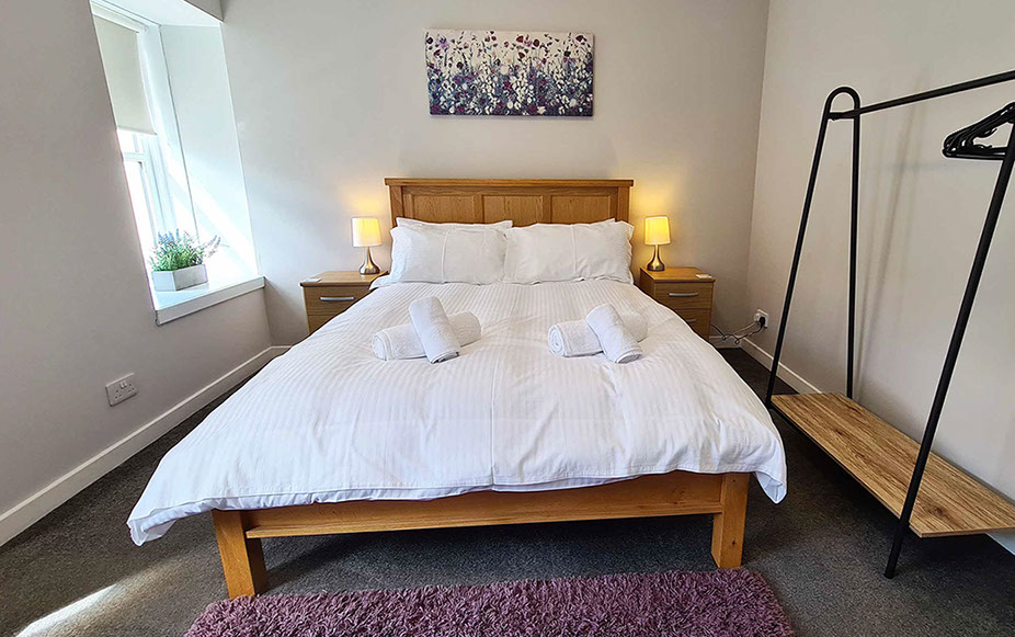 Rooms on the High Street offer spacious Double Room Accommodation in Portree with private bathrooms