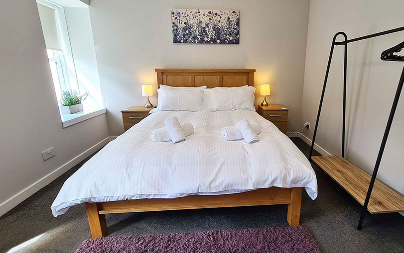 Rooms on the High Street offer spacious Double Room Accommodation in Portree with private bathrooms