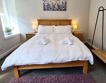 Rooms on the High Street offer spacious Double Room Accommodation in Portree with private bathrooms